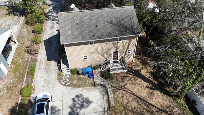 Building Photo - 613 62nd Ave N