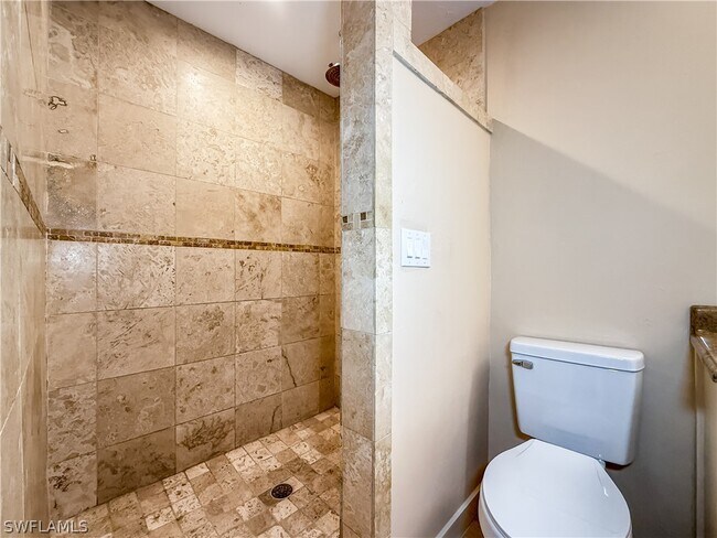 Building Photo - 2115 St Croix Ave