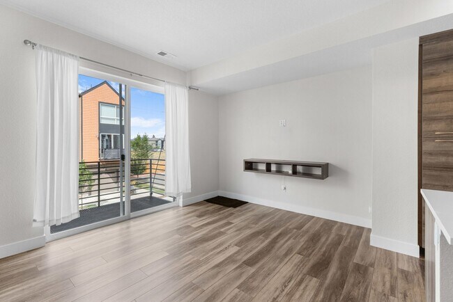 Building Photo - 1072 Eaton St