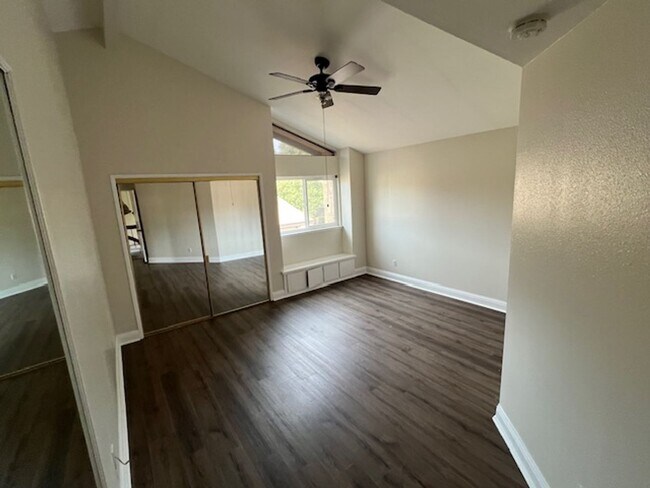 Building Photo - Condo