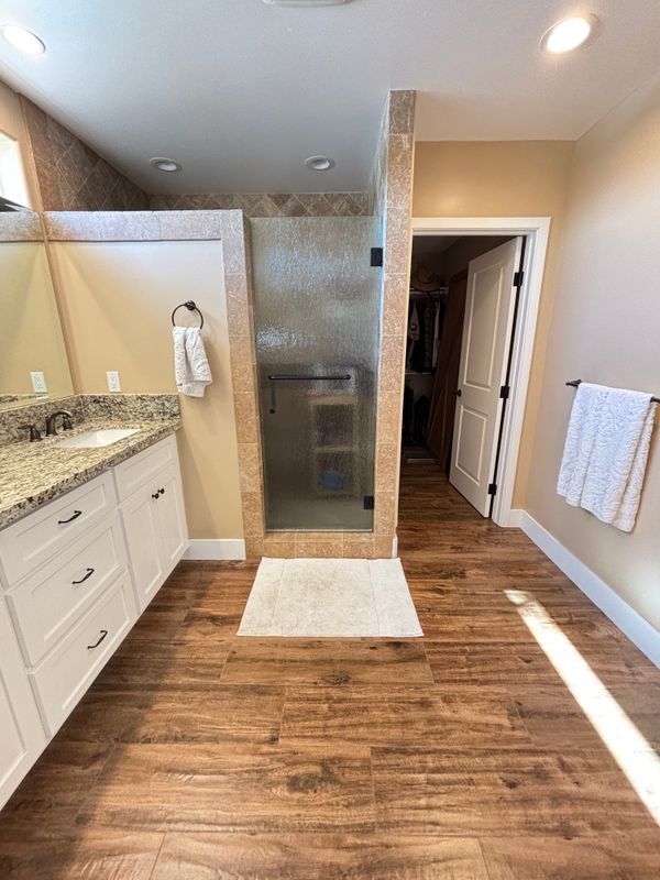 Building Photo - 13758 Lakeview Ct
