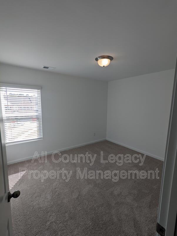 Building Photo - 1100 Lossie Ln