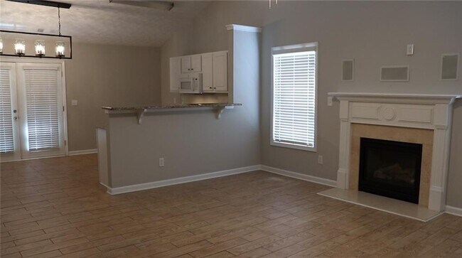 Building Photo - 1091 Pine Acre Dr NE