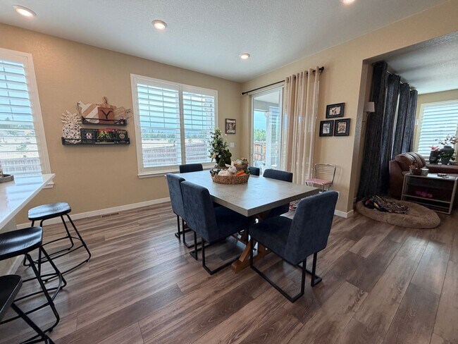 Building Photo - Exquisite Elizabeth Home