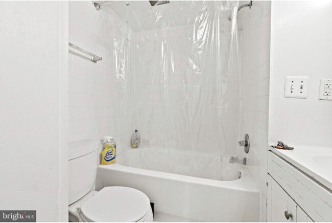 Building Photo - Modern Capitol Hill Location Basement Unit with 1 Bedroom, 1 Bathroom, Private Patio