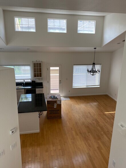 Building Photo - 1240 Kondos Ave