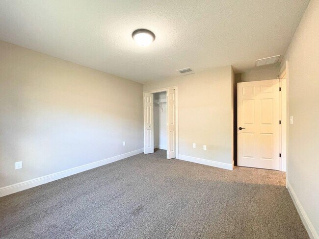 Building Photo - 8225 SW 135th Street Rd