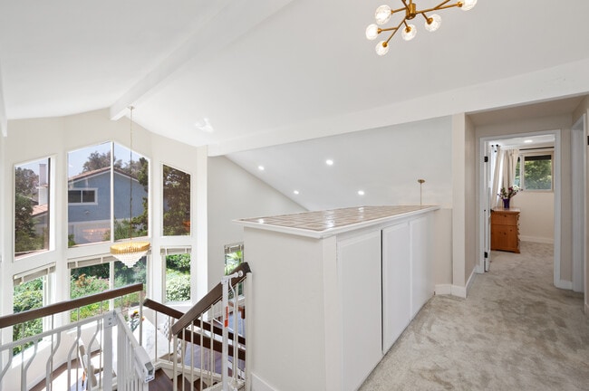 Building Photo - 124 Sequoia Ct