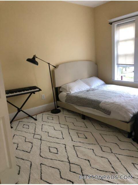 Building Photo - 156 Magazine St