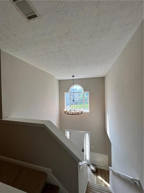 Building Photo - 3250 Northcliff Dr