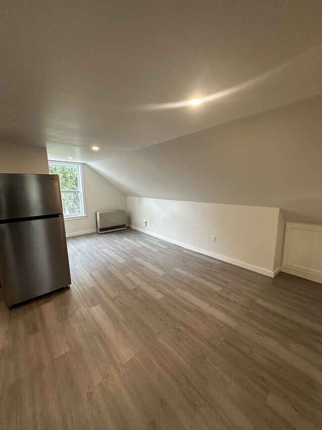 Building Photo - 7 Bennett Ave