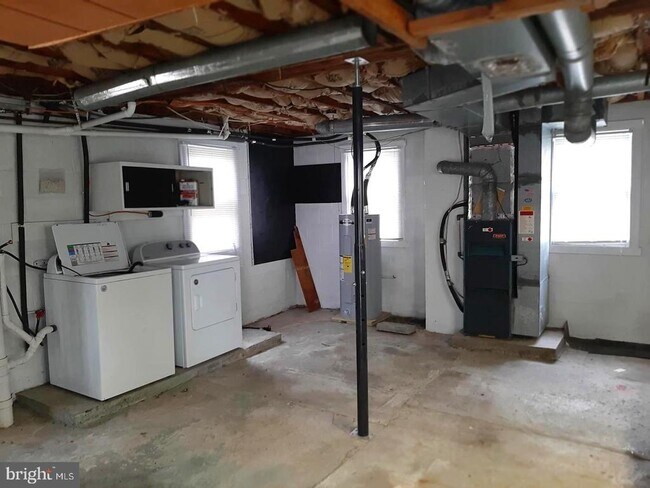 Building Photo - 1057 Foreman Ln