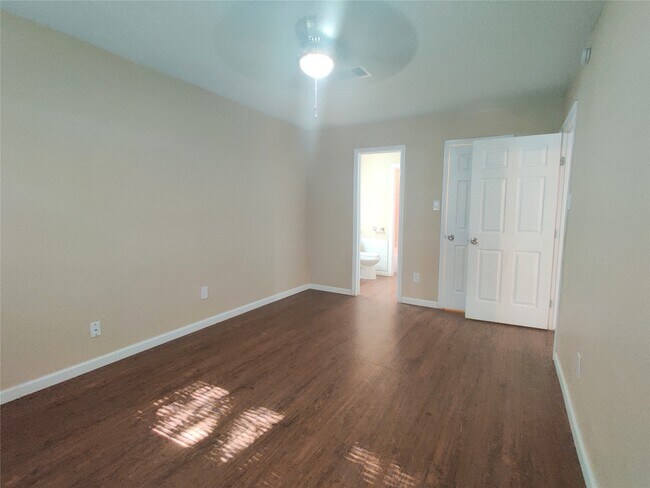 Building Photo - 1003 Dyche Ln