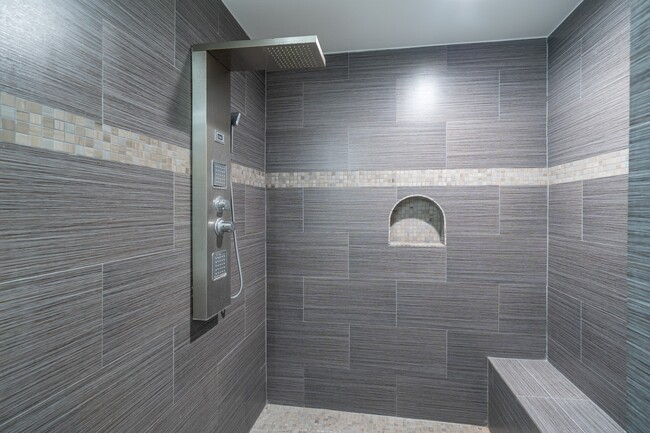 Building Photo - 1907 Ashford Hollow Ln