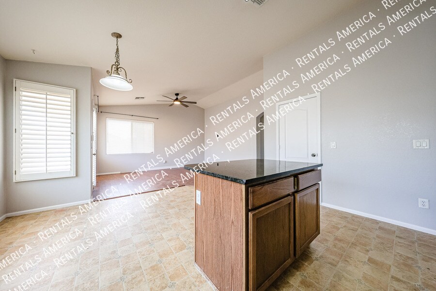 Building Photo - 51 W Hereford Dr