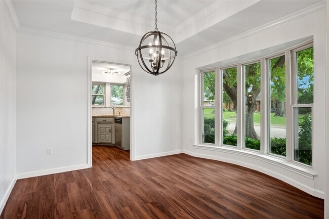 Building Photo - 5502 Coronado Dr