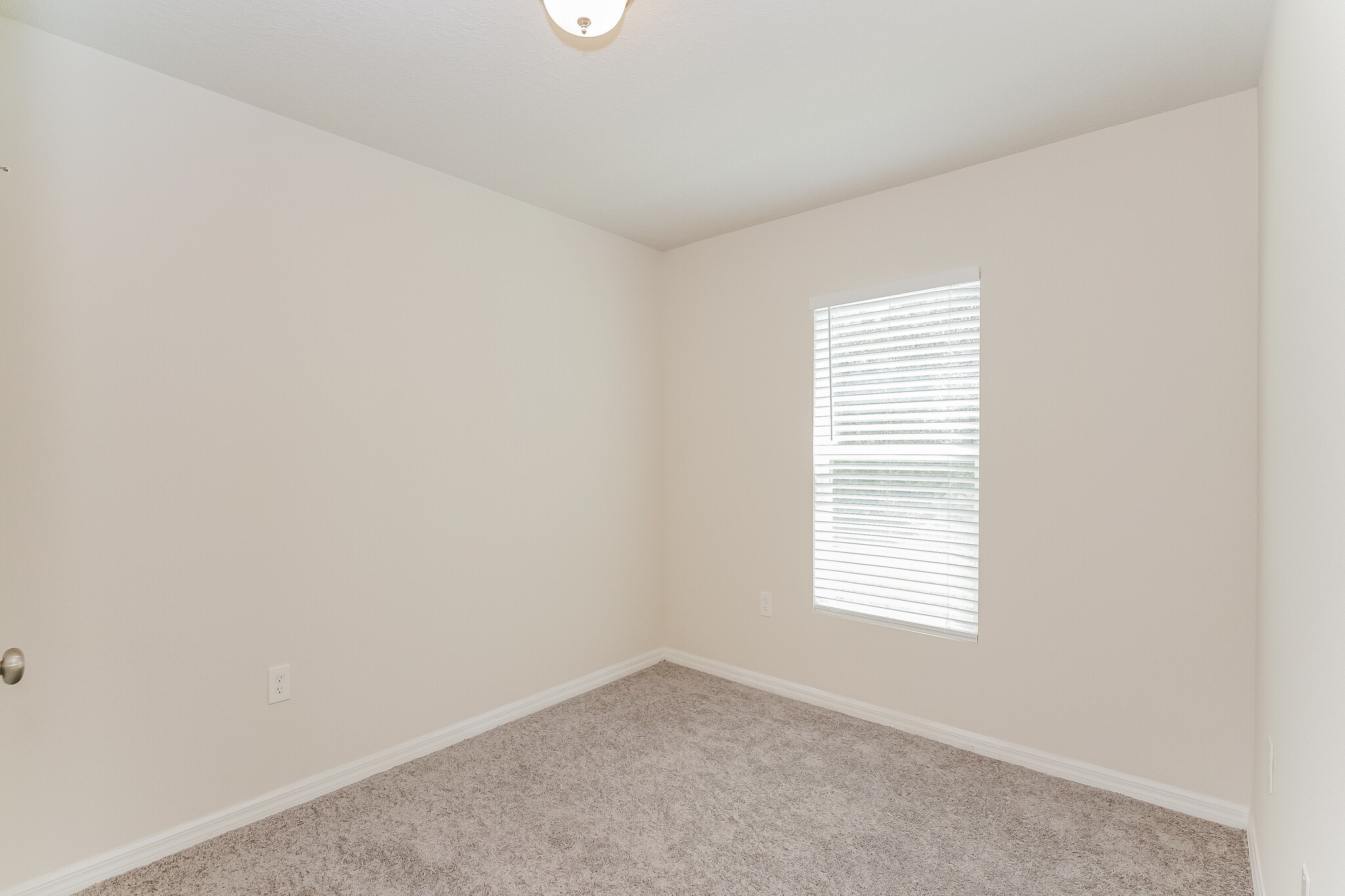 Building Photo - 6830 N Pavilion Loop