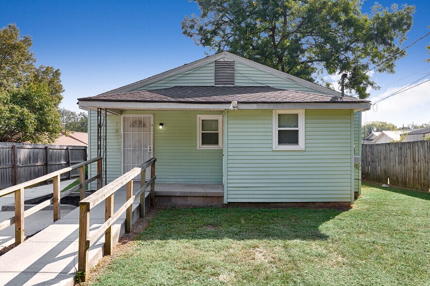 Building Photo - 3912 Hillcrest Ct SW