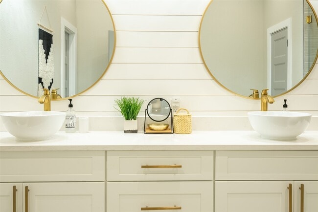 Building Photo - 3209 Ave N Ursuline St