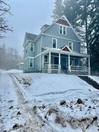 Building Photo - 2115 E 1st St