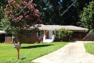 Building Photo - 2788 Rockcliff Rd SE