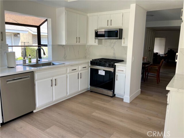 Building Photo - 16 Brookmont