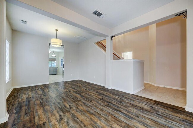 Building Photo - 3719 Wild Oak Dr