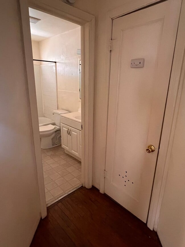 Building Photo - 3rd Street Duplex