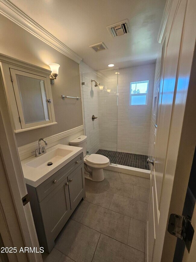 Building Photo - 4201 N 35th St