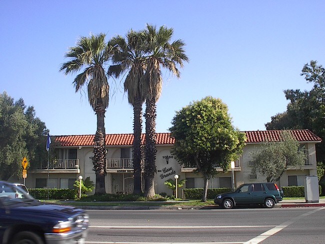 Building Photo - Casa Grande Apartments