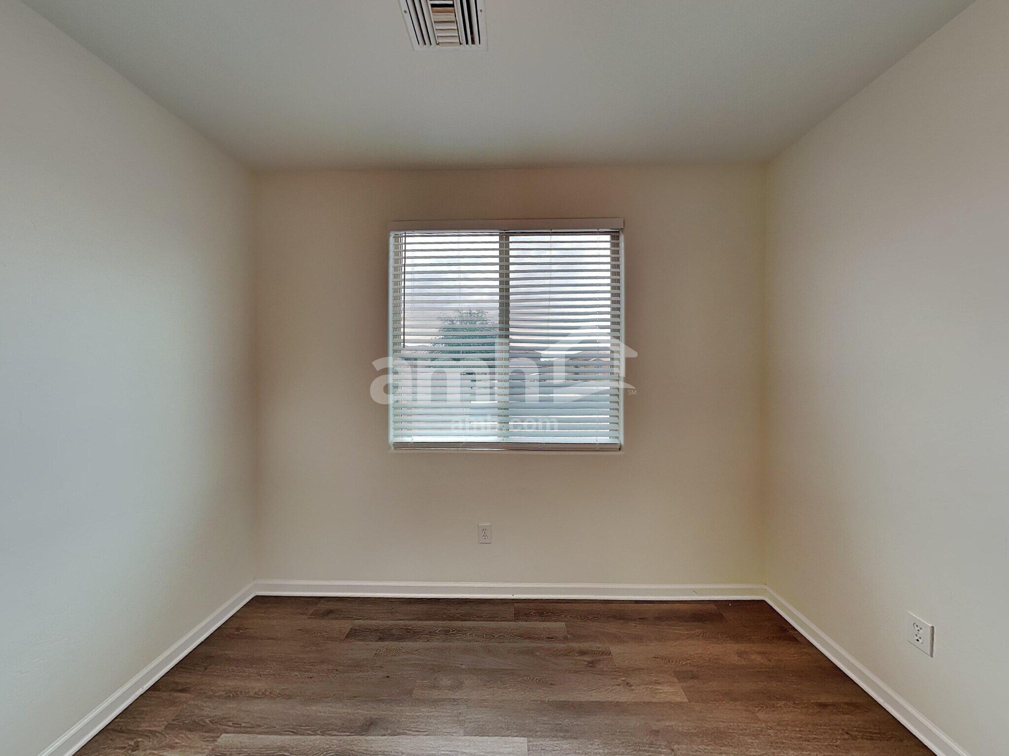 Building Photo - 10824 N Avenida Vallejo