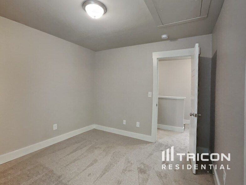 Building Photo - 777 Fireball Ct