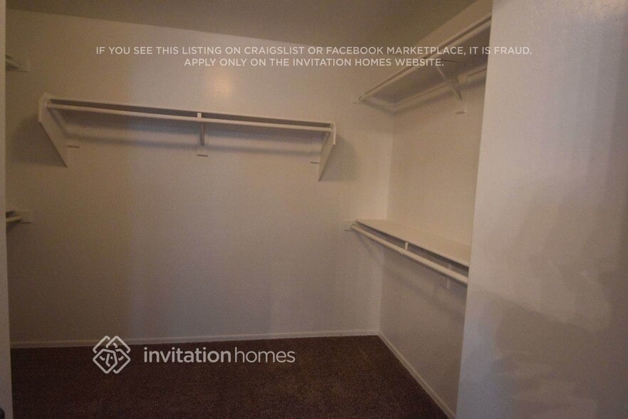 Building Photo - 17227 W Elm St