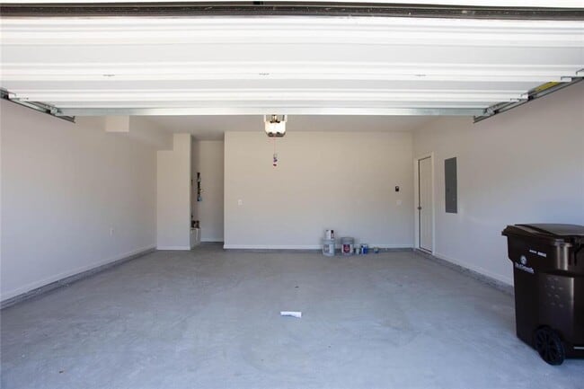 Building Photo - 77 Grv Spgs Ct