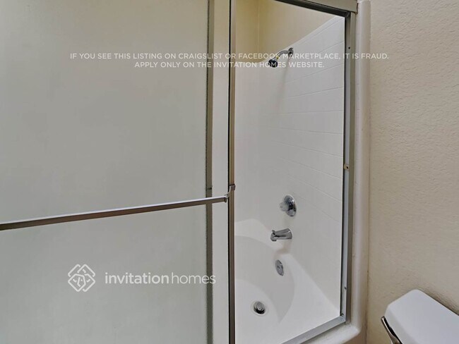 Building Photo - 15111 Wavecrest Dr