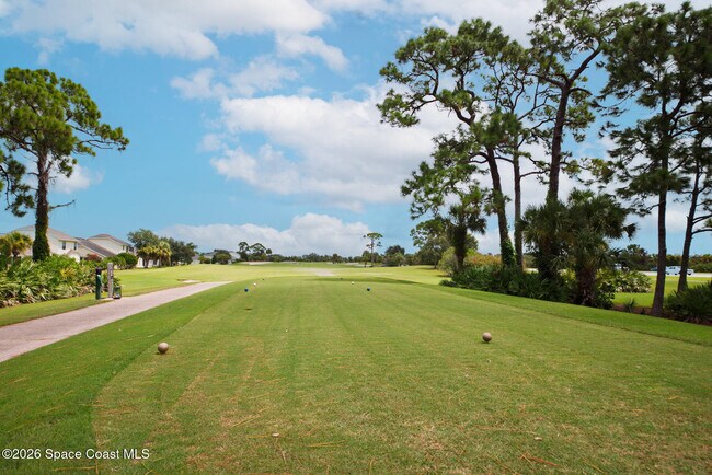 Building Photo - 1937 Golf Vista Blvd