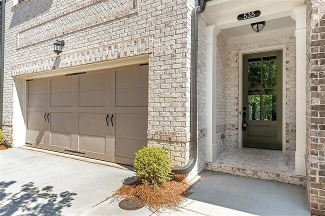 Building Photo - 535 Clover Ln