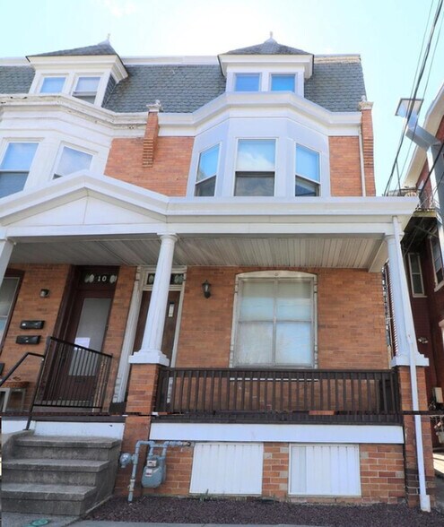 Building Photo - 12 W Lancaster Ave