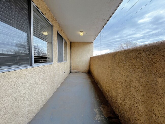 Building Photo - 1st Month Rent Free! Absolutely darling, fully remodeled, single story, updated condo in a NE Hei...