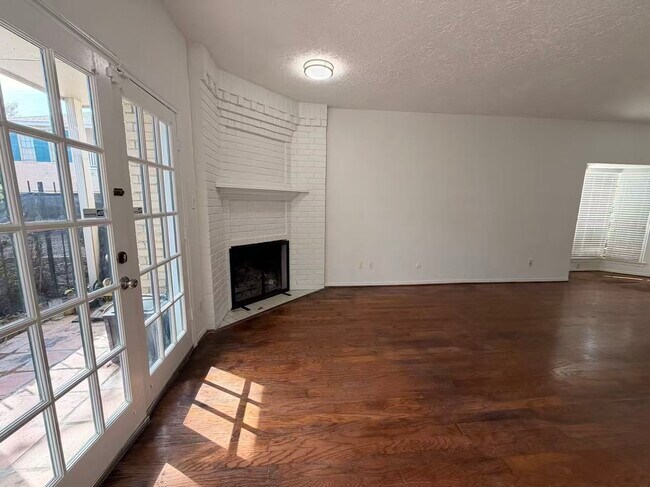 Building Photo - 2220 Bering Dr