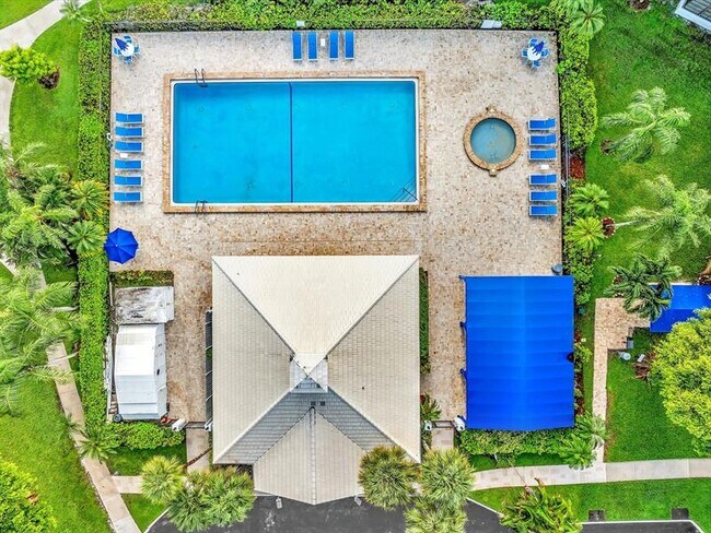 Building Photo - 1711 Whitehall Dr