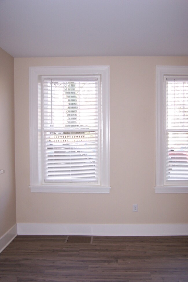 Living Room - 26 E Pomfret St