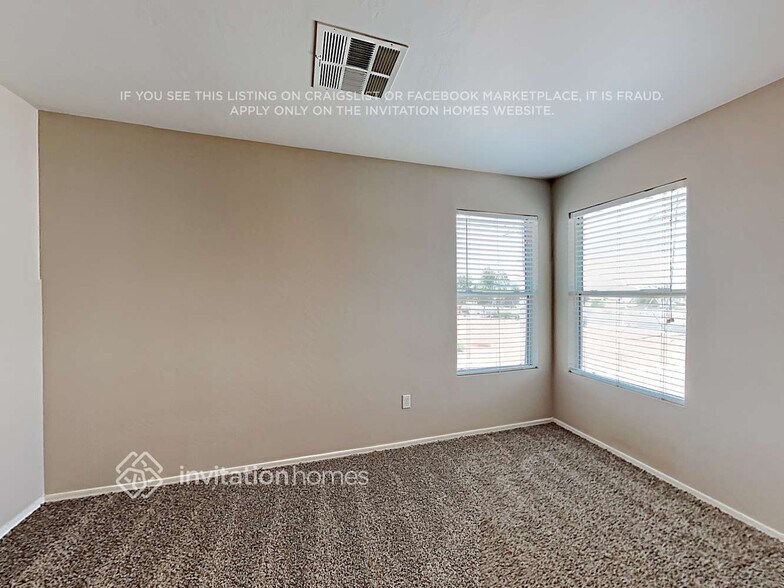Building Photo - 1204 S 120th Ln