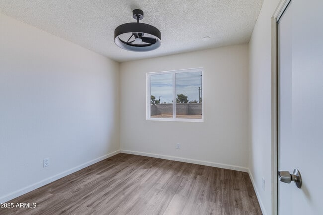 Building Photo - 2018 W Western Dr
