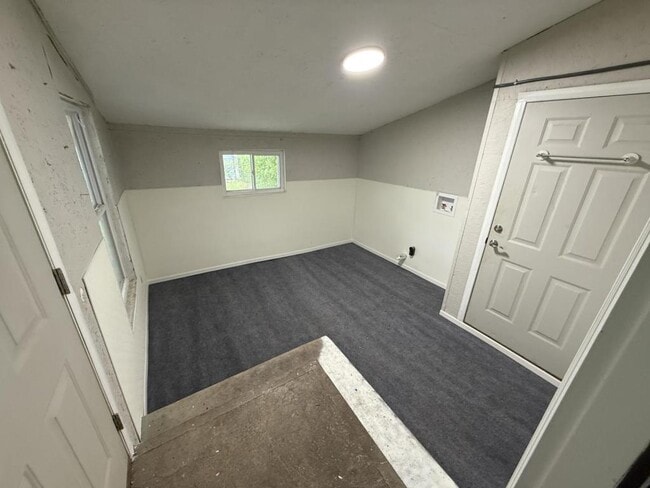 Building Photo - 306 N McKinley Ave