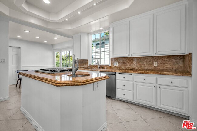 Building Photo - 10810 Rochester Ave