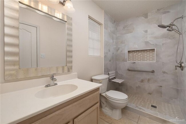 Building Photo - 13 Campanario Cir
