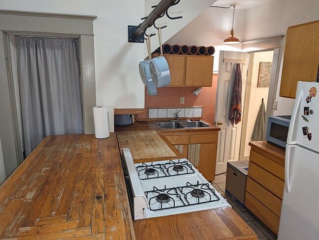 Building Photo - 9WIL919