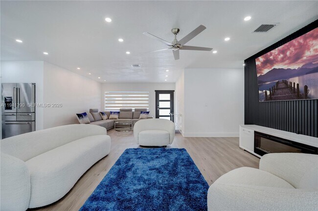 Building Photo - 1931 SW 22nd Ave