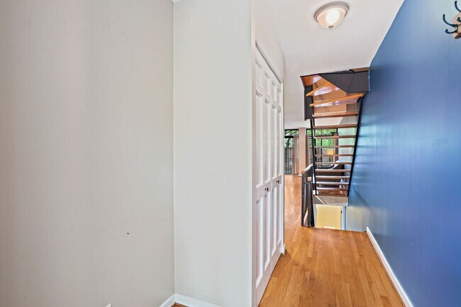 Building Photo - 1285 Delaware Ave SW